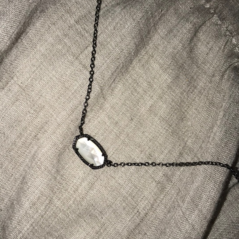 black and white Kendra Scott necklace